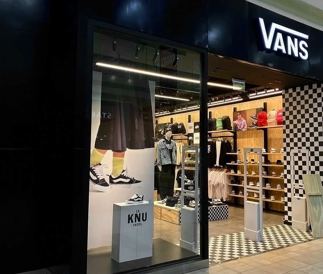 Vans Portal Patagonia en Portal Patagonia Shopping, Neuquén