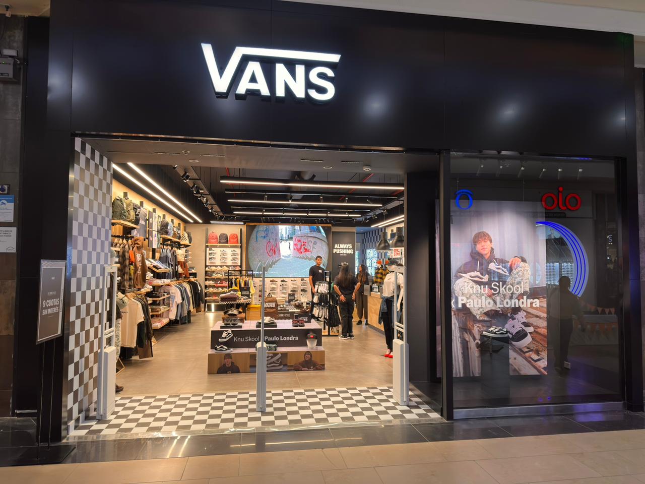 Vans Shopping Portal Tucumán en Shopping Portal Tucumán